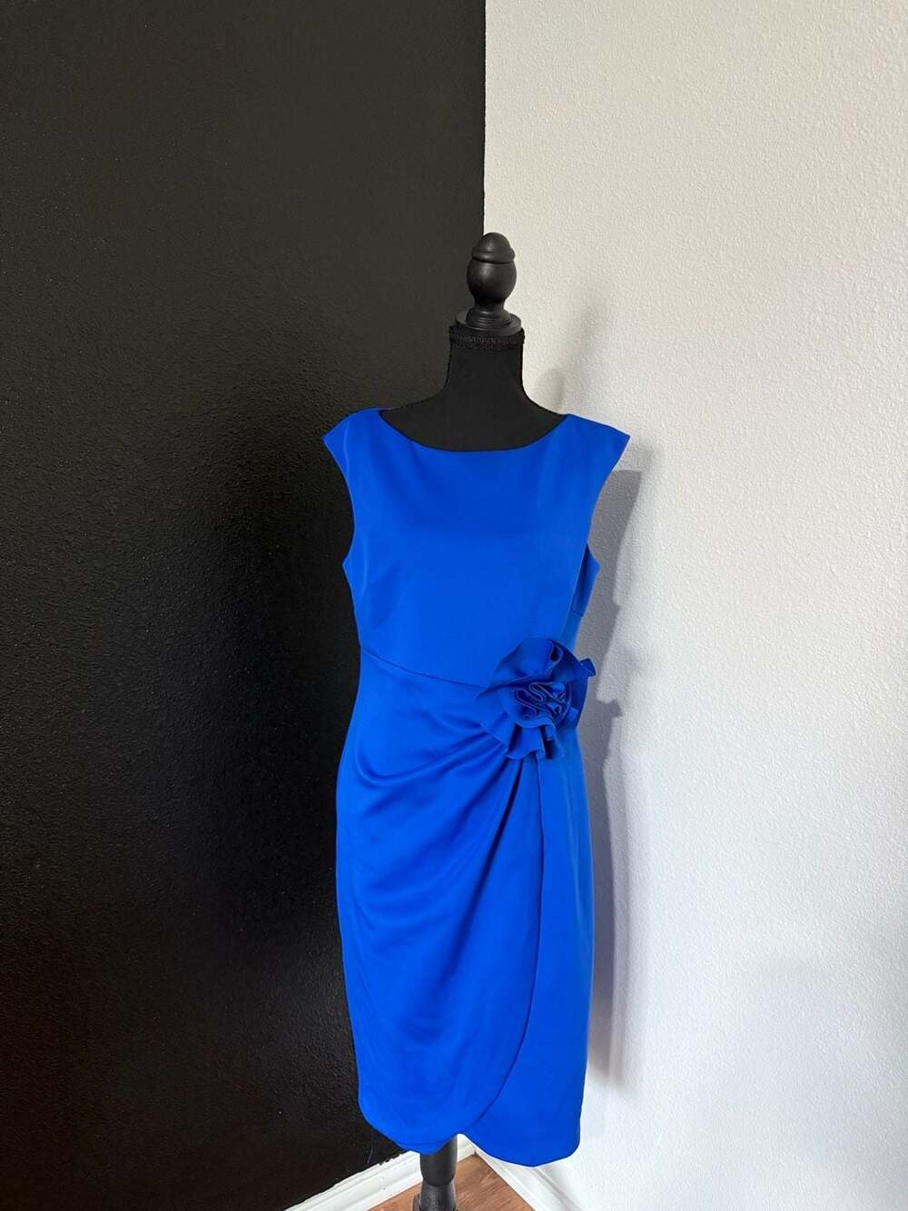 Jessica Howard Sheath Dress Size 12 Cobalt Blue Floral Waist Accent